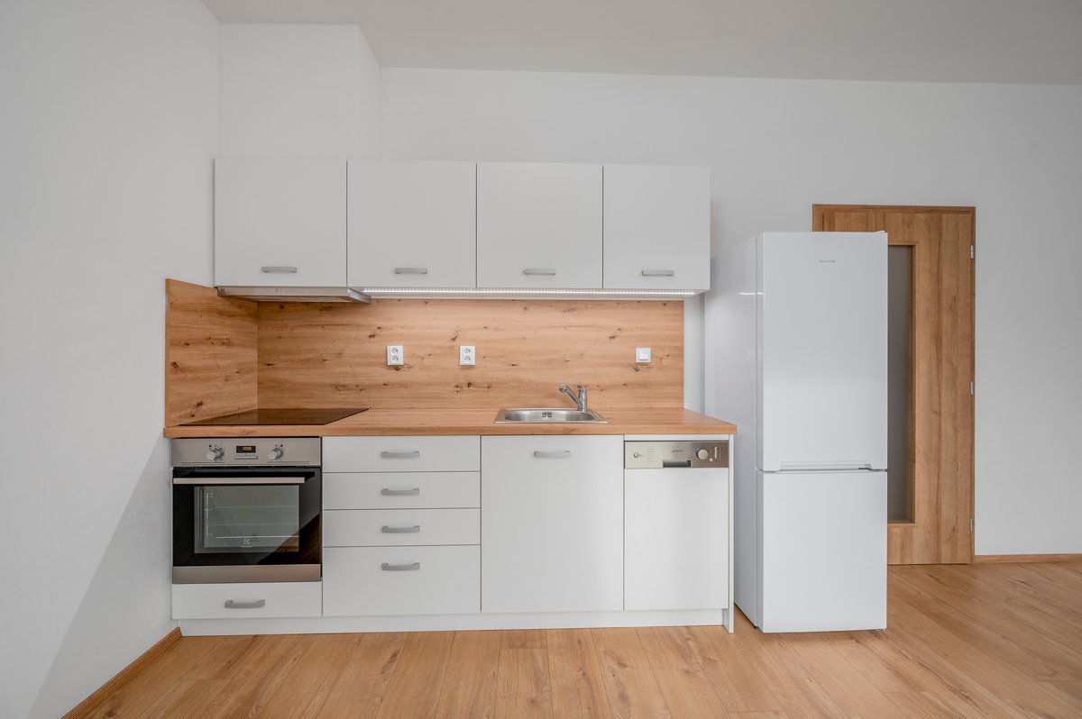 Pronájem bytu 1+kk s užitnou pl. 32m2, Praha - Chodov, ulice Klapálkova