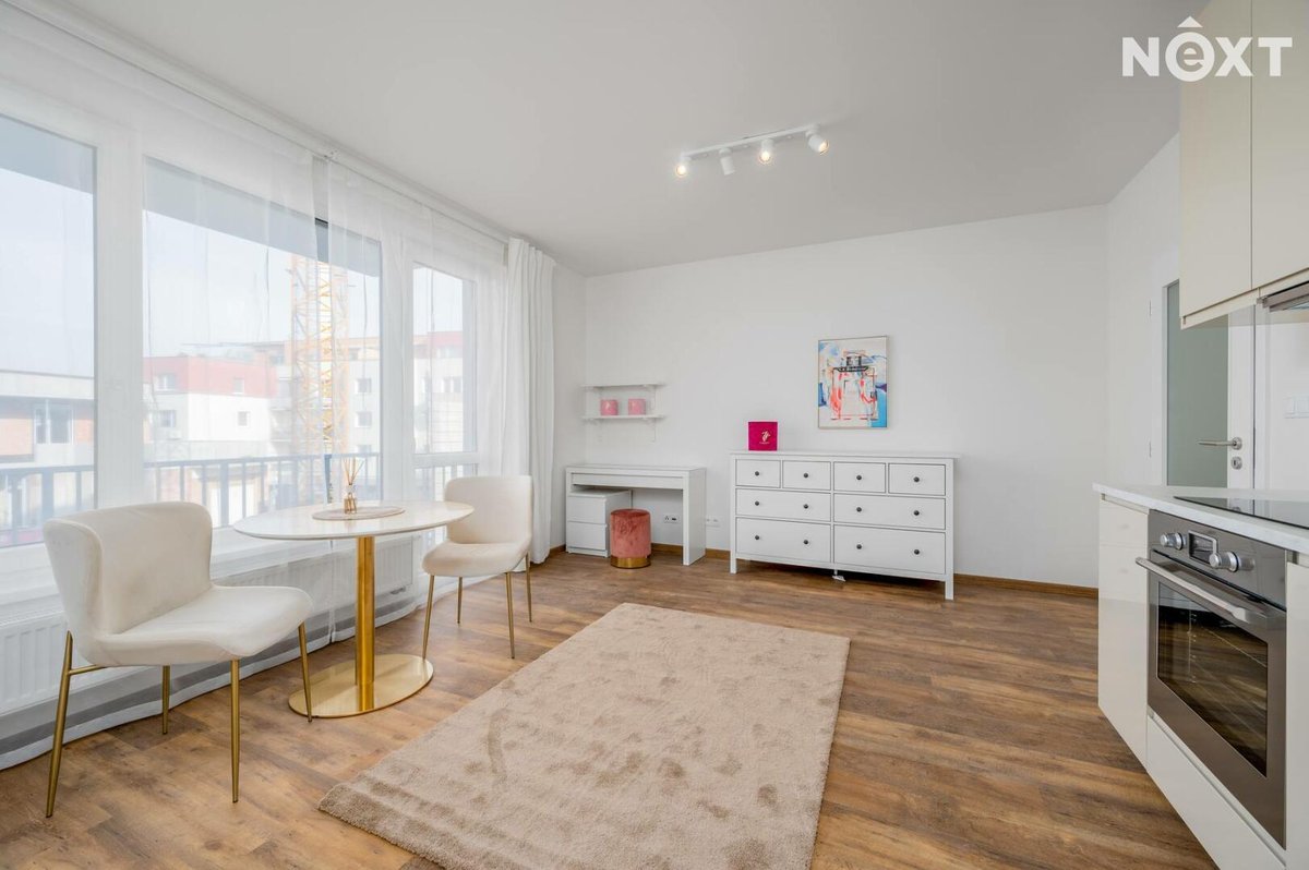 Pronájem bytu 1+kk, 32 m²