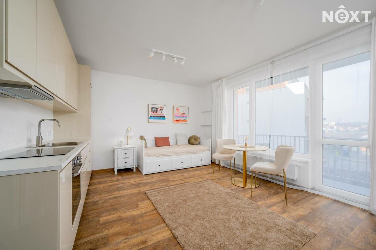 Pronájem bytu 1+kk, 32 m²