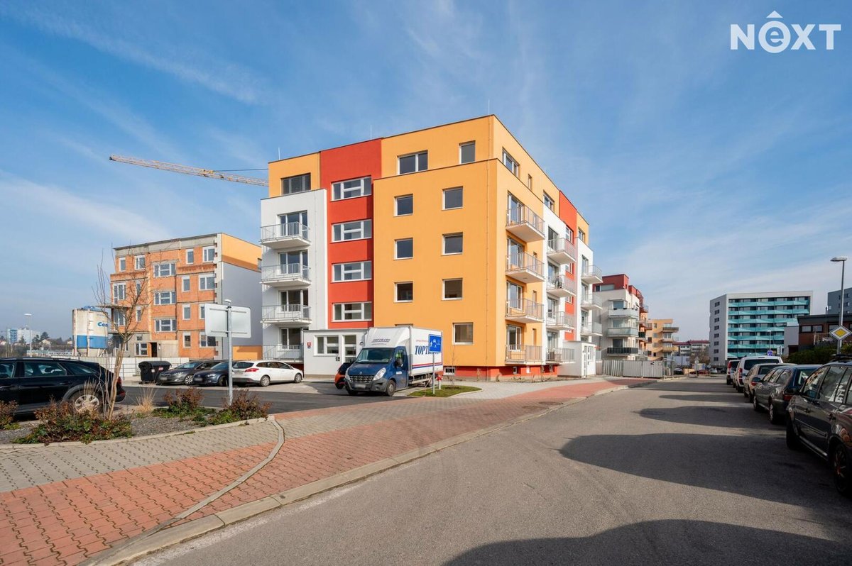 Pronájem bytu 1+kk, 32 m²