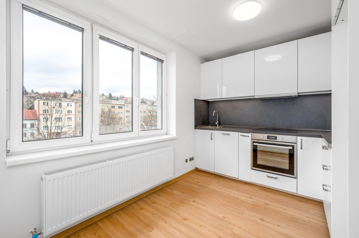 Pronájem mezonetového bytu č.2 3+1, 113 m² Zavadilova, Praha 6